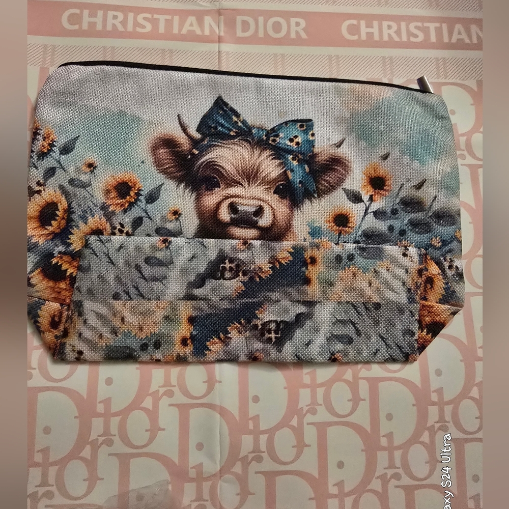 Adorable Cow Cosmetics Makeup/ Every Day Pouch New - Picture 4 of 9